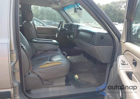 2004 Chevrolet Tahoe Ls z USA, uszkodzony, nr VIN 1GNEC13V74J221726